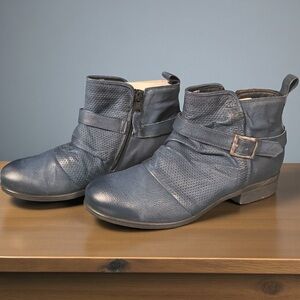 Miz Mooz Leather Ankle Boots w/Buckle - Suzy NIB EU 40 US 9-9 1/2 Sapphire